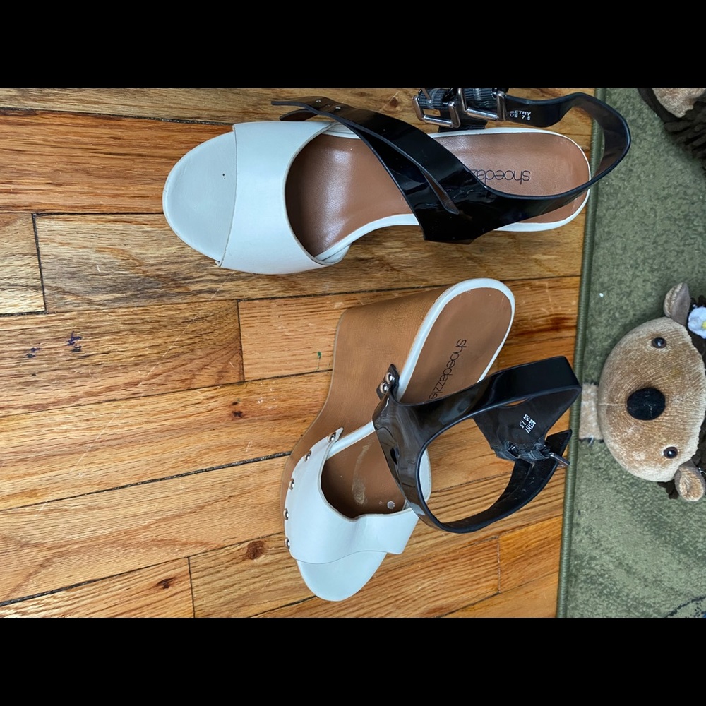 Wedge - Picture 2 of 4